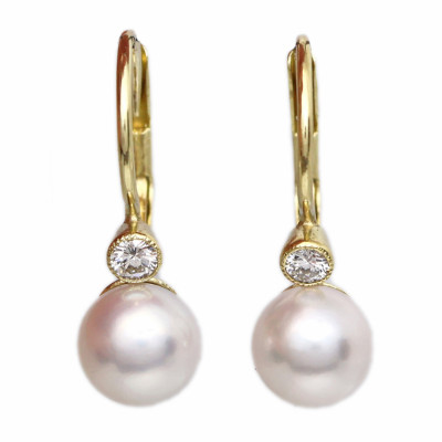 Zlaté náušnice s mořskými perlami Akoya a brilianty