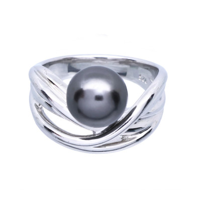 Stříbrný prsten s tmavou perlou